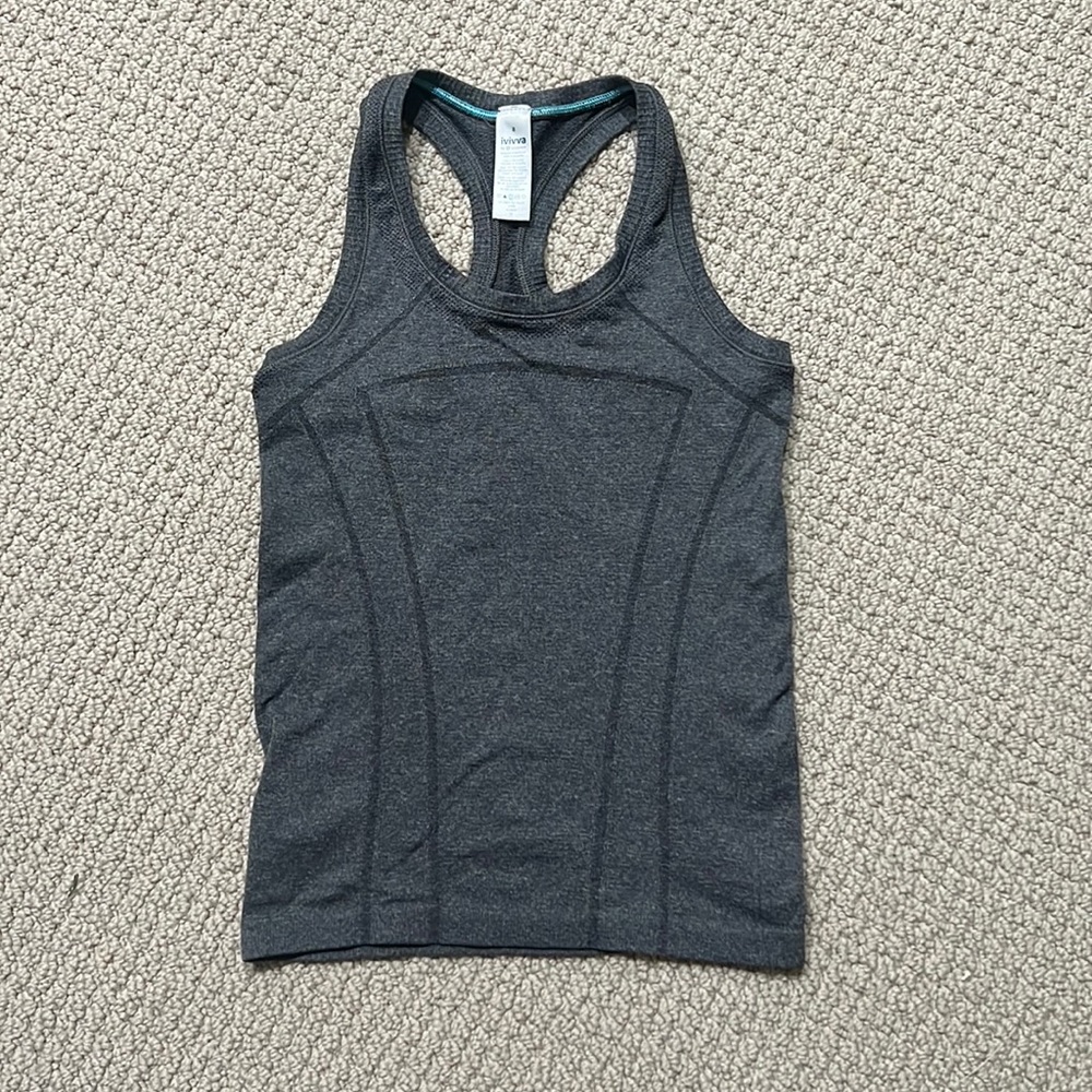 Ivivva girls tank top in the color gray!